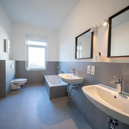 Dq02 - Geraeumige Monteurwohnung